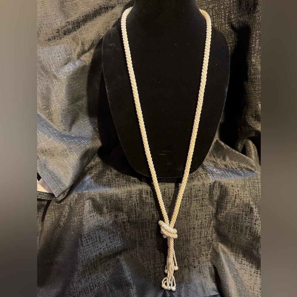 Vintage Faux Pearl Open End Necklace 57 total inches Can Be Worn Multiple Ways